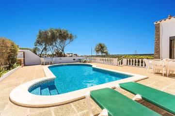 Villa in Alaior Gemeinde, Menorcas Küste für 4 