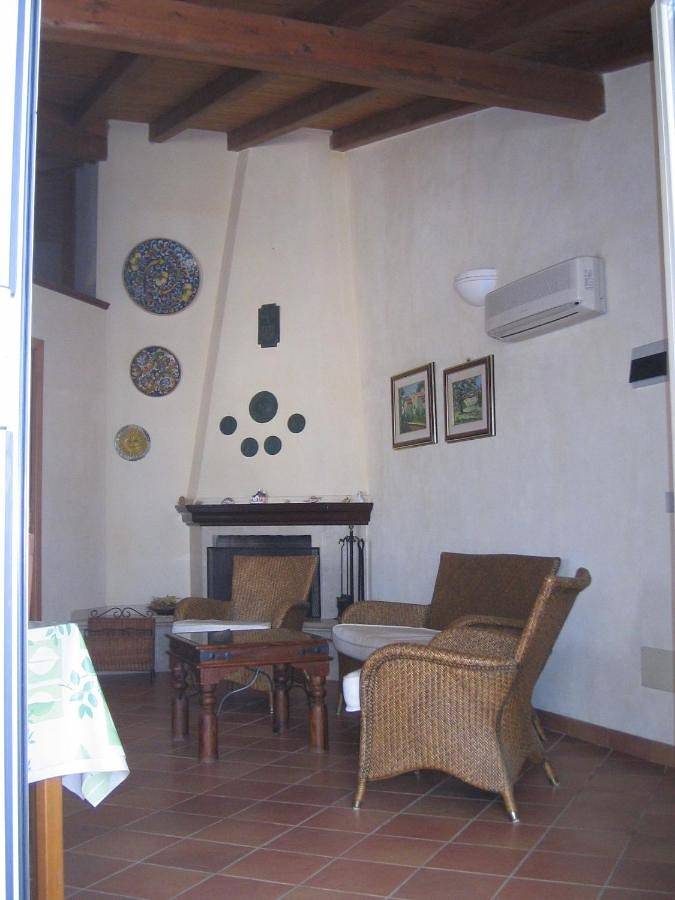 Gîte pour 4 personnes, avec jacuzzi ainsi que jardin et piscine, adapté aux familles à Scoglitti - 4