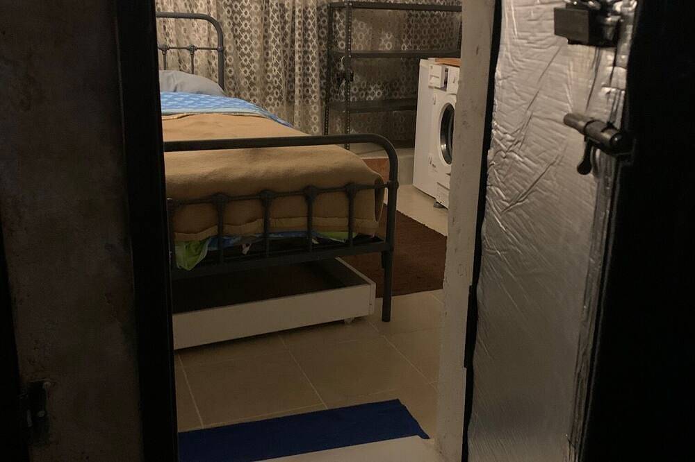 Annexe-room in a private house (private bathroom) in Roquebrune-Cap-Martin, Nizza Region