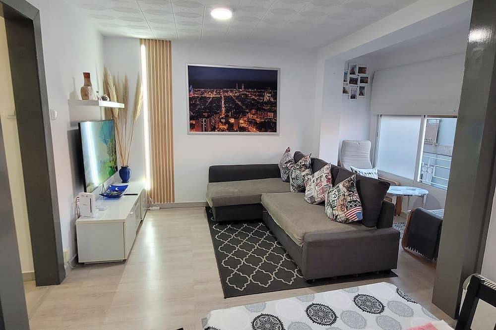 Entire apartment, B. O.D Apartaments Collblanc Zone Camp Nou in Hospitalet de Llobregat, l'Hospitalet de Llobregat