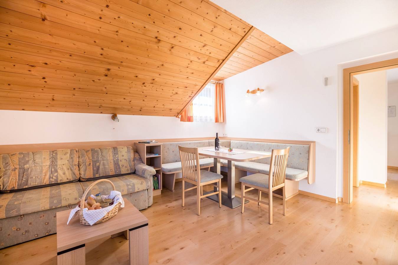 Ganze Wohnung, Ferienwohnung "Kuglerhof 1" mit Bergblick, Wlan, Balkon, Terrasse & Garten; haustierfreundlich in Steinhaus (Ahrntal), Ahrntal