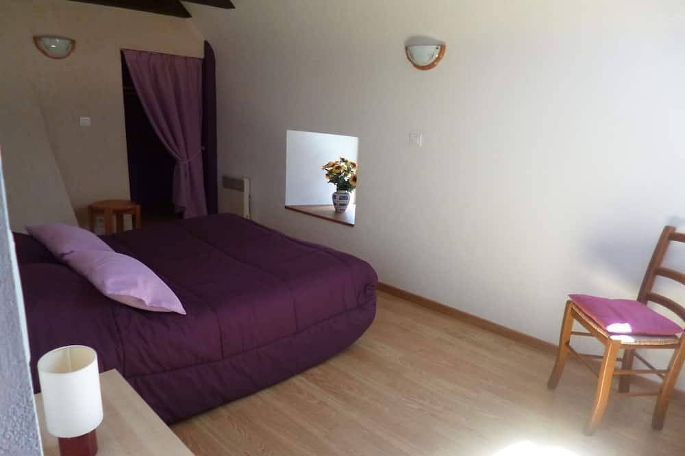 Gîte confortable et de caractère dans des murs du Xvème in Bieuzy, Région de Pontivy