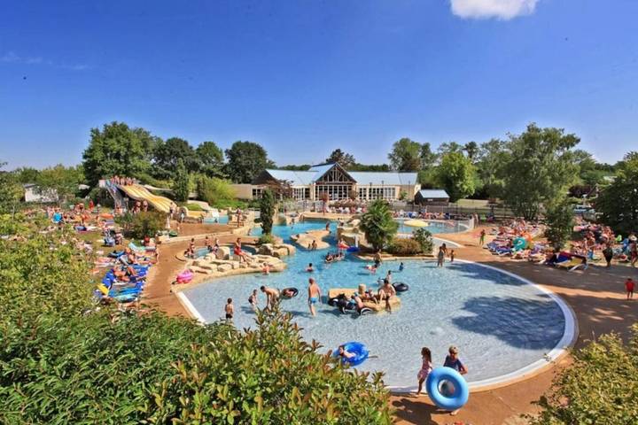 Location de vacances pour 6 personnes, avec bassin pour enfant et piscine à Sainte-Catherine-de-Fierbois