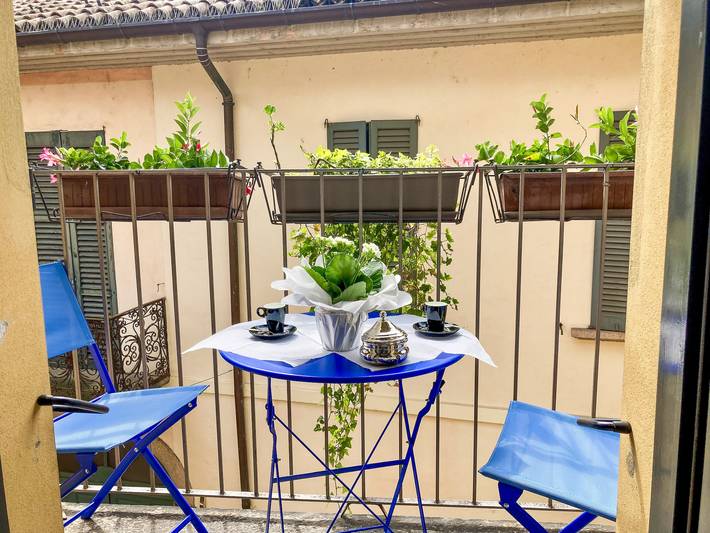 Apartamento entero, Apartamento de vacaciones para 2 personas con balcón in Luino, Comune di Luino