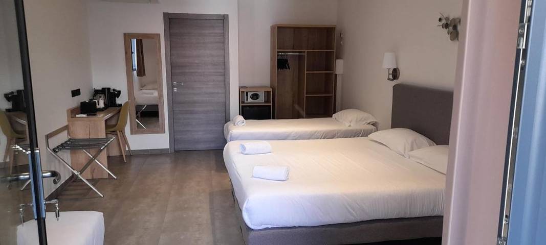 Hôtel pour 2 personnes, avec terrasse et piscine dans Miomo - 4