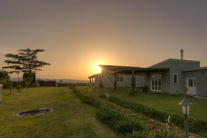 Agriturismo per 3 persone, con Terrazza e Idromassaggio nonché Giardino e Panorama in Provincia di Potenza