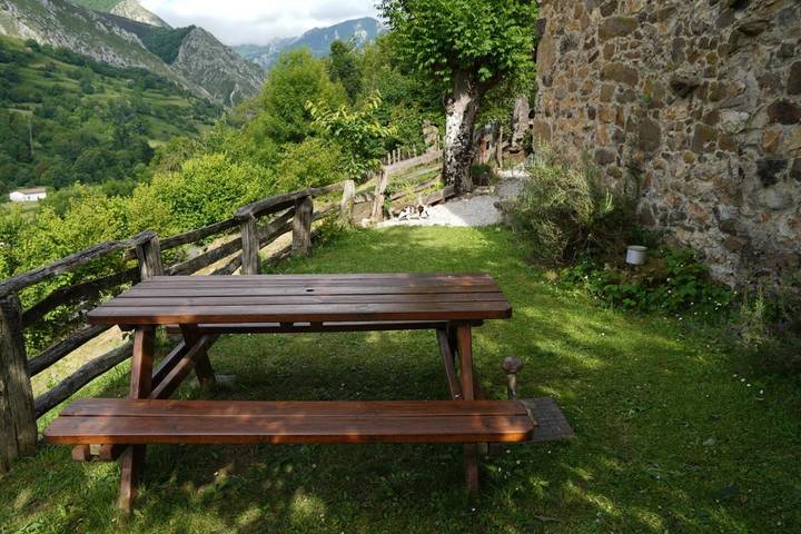 Casa rural para 4 personas, con Terraza además de Jardín y Vistas en Parque Natural de Redes - 2