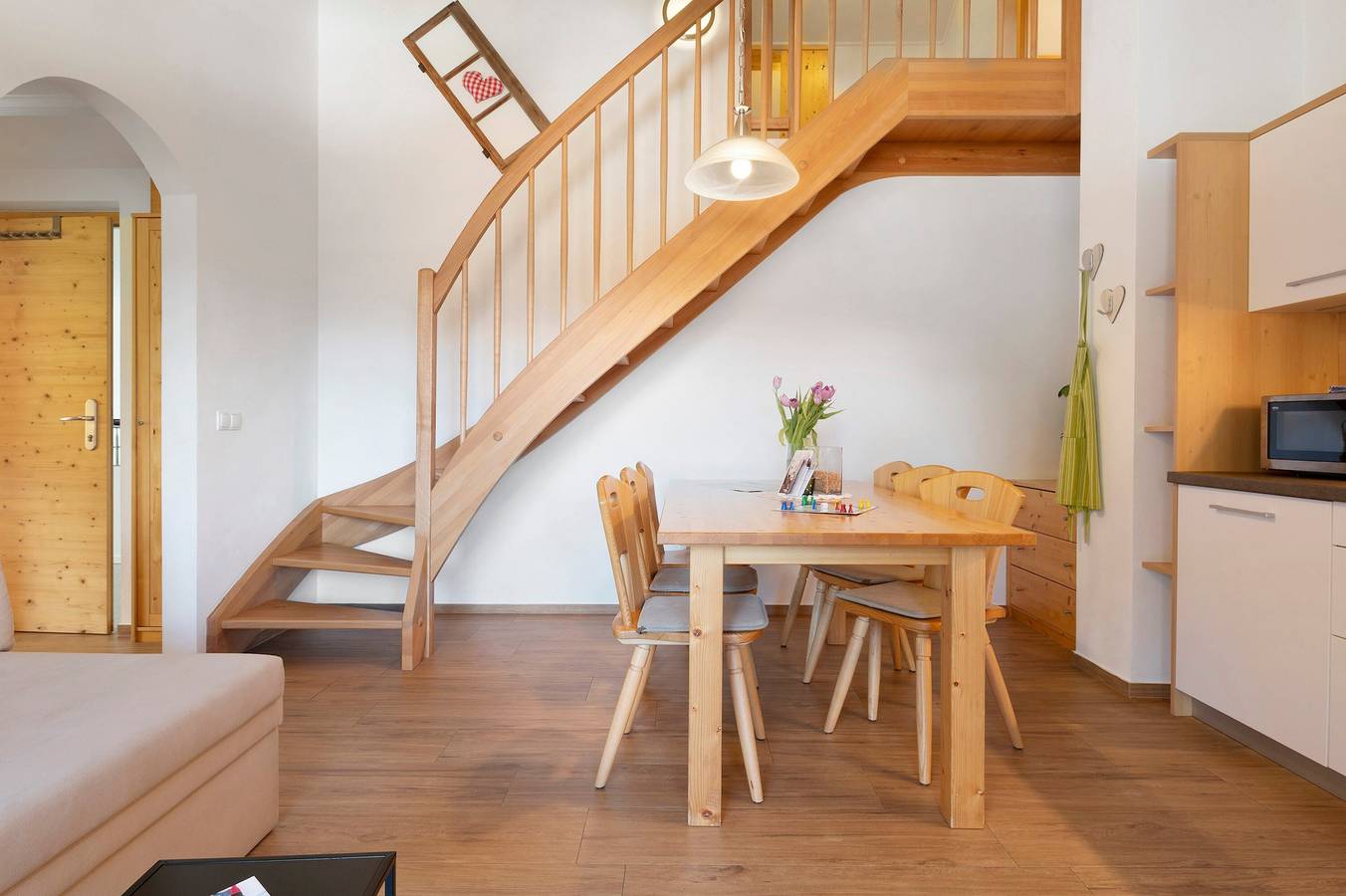 Ganze Wohnung, Ferienwohnung "Stiflerhof Apt Edelweiss" mit Bergblick, Gemeinschaftsgarten und Wlan in Issing, Pfalzen