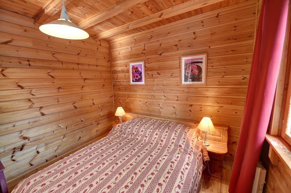 .chalet finlandais avec sauna entrée parc naturel du haut jura, pleine campagne in Chaux-des-Crotenay, Parc naturel régional du Haut-Jura