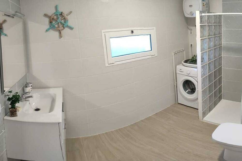 Apartamento entero, \"Casita de Arrieta\" ¡Cerca de todo y a pasos del mar! in Arrieta, Haría