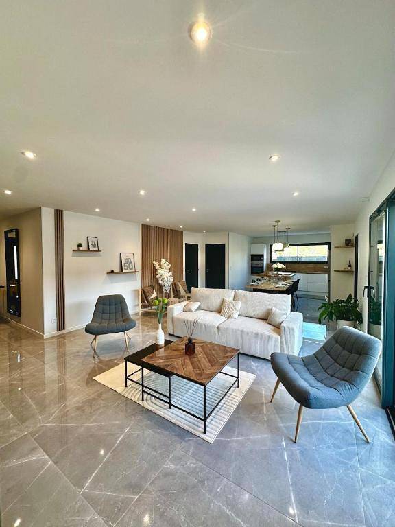 La Charmésienne - Modern villa with pool in Charmes-sur-Rhône, Privas (arrondissement)