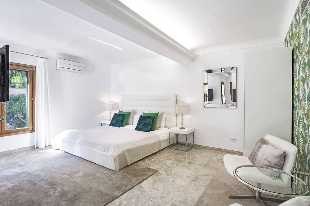 Luxusvilla mit traumhaftem Meerblick für höchste Ansprüche nahe Palma in Bendinat, Calvià