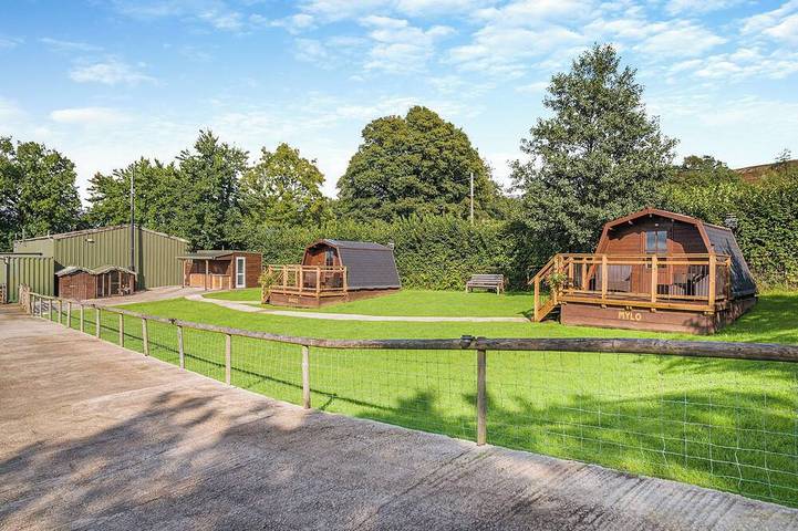 Glamping for 2 people, with garden in Carmarthenshire
