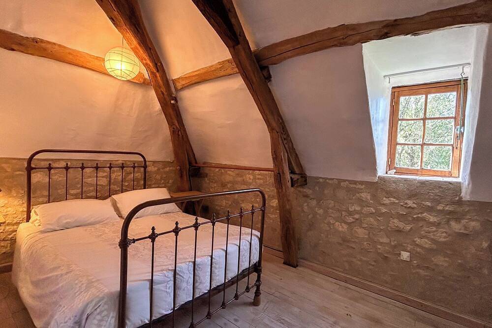 Gîte Le Moulin 8 personnes - piscine et rivière in Lurais, Région de Le Blanc