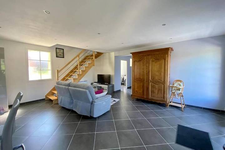 Location de vacances pour 8 personnes, avec Terrasse ainsi que Jardin et Vue à Moyenneville