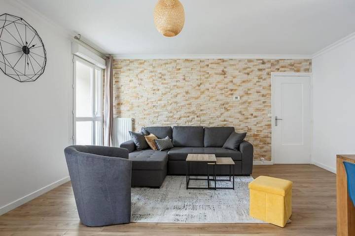 Location de vacances pour 6 personnes, avec Balcon et Terrasse à Sartrouville