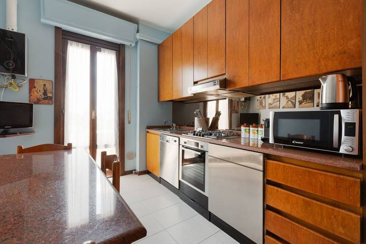 Geheel appartement, GuestHost - Milano Roomy Apt with all main comfort! in Giambellino-Lorenteggio, Milaan