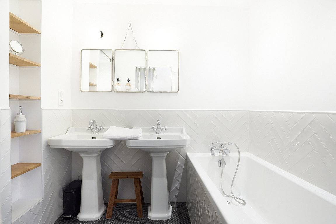 Maison 1634, piscine, climatisation, parking, ascenseur in Pézenas, Côte d'Améthyste