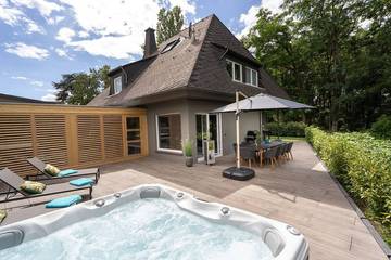 Villa für 10 Personen, mit Whirlpool und Garten sowie Terrasse und Sauna in Mendig