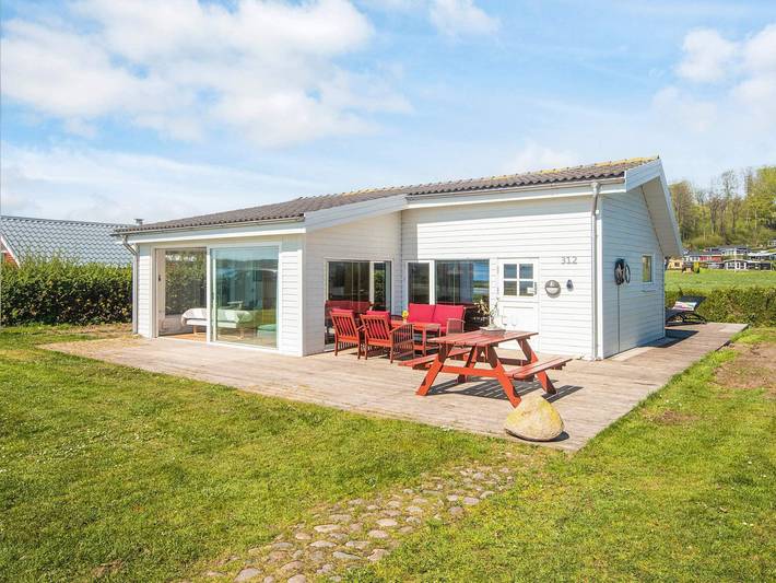 Ferienhaus für 4 Personen, mit Garten, mit Haustier in Skarrev