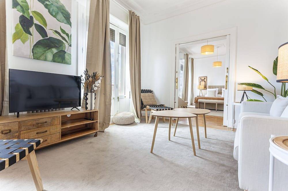 Entire apartment, Santa Ana Place apartment in Madrid in Centro (Madrid), Madrid