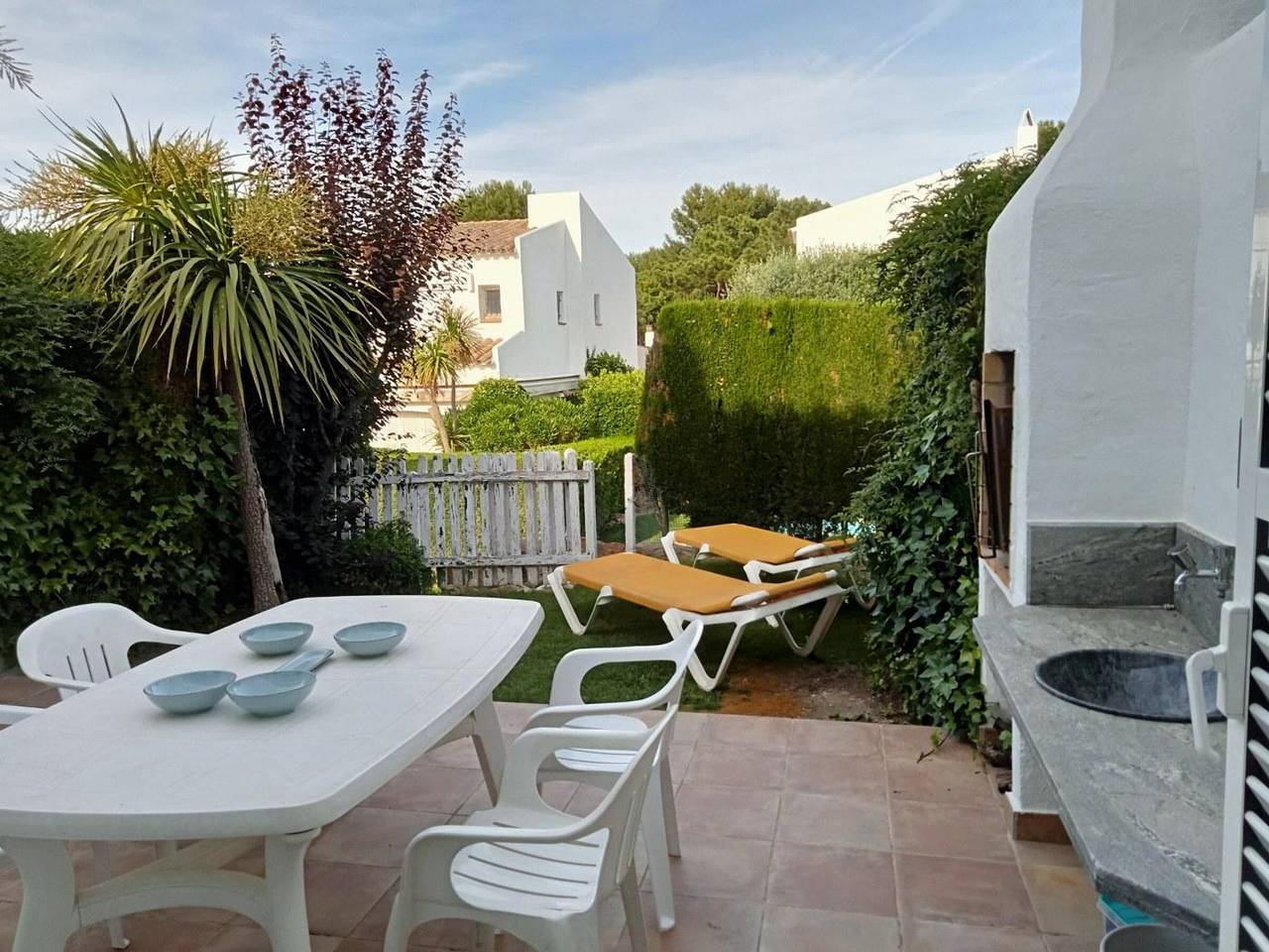 Haus in Pals mit privatem Garten, Gemeinschaftspool und Wlan, 1,5 km vom Strand in Pals, Costa Brava