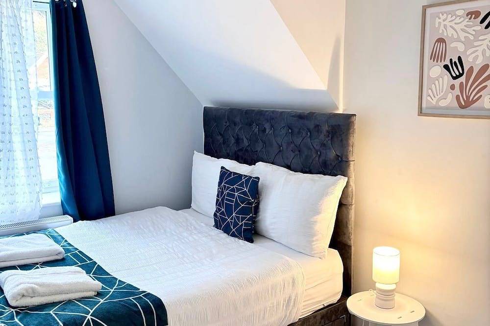 Entire apartment, Modern Flat • Castle Views & Free Parking in Dover, Kent