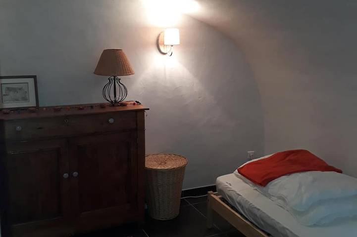 ¡Alquile una cabaña en Causse Noir en Aveyron, cerca de Gorges du Tarn! in Saint-André-de-Vézines, Parc naturel régional des Grands Causses