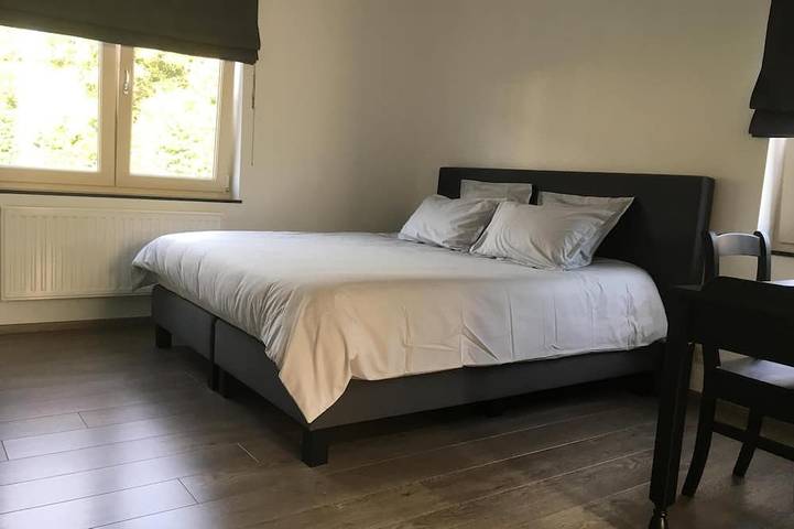 Location de vacances pour 6 personnes, avec terrasse et jardin à Nivelles - 2