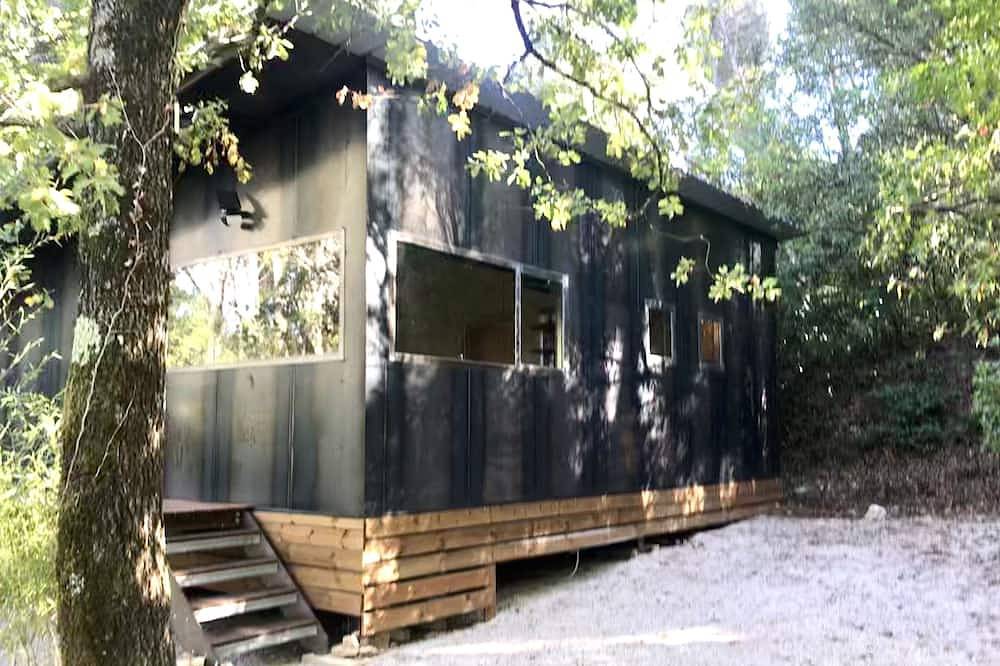 New 4 pers enchantment Provencal new house luxury garden enclosed jacuzzi  in Robion, Parque natural regional del Luberon