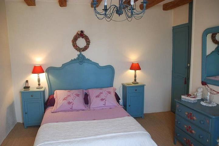 Location de vacances pour 6 personnes, avec jardin et jacuzzi à Crouzilles - 2