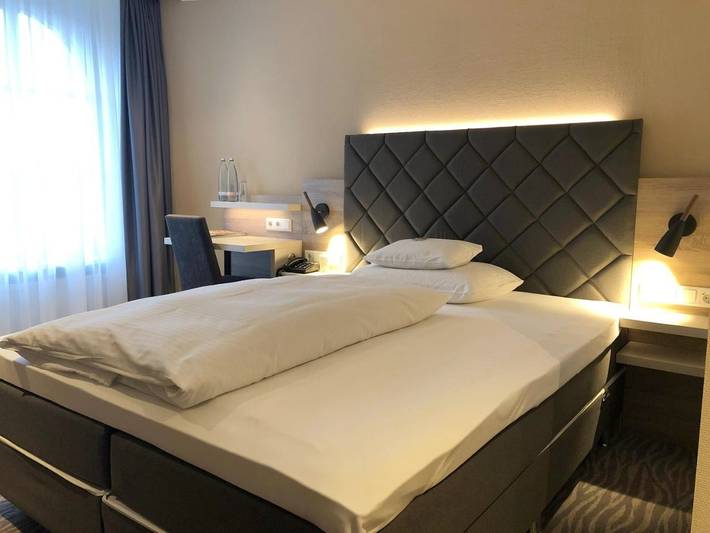 Hotel für 2 Personen, mit Terrasse und Whirlpool sowie Garten und Pool in Höxter - 2