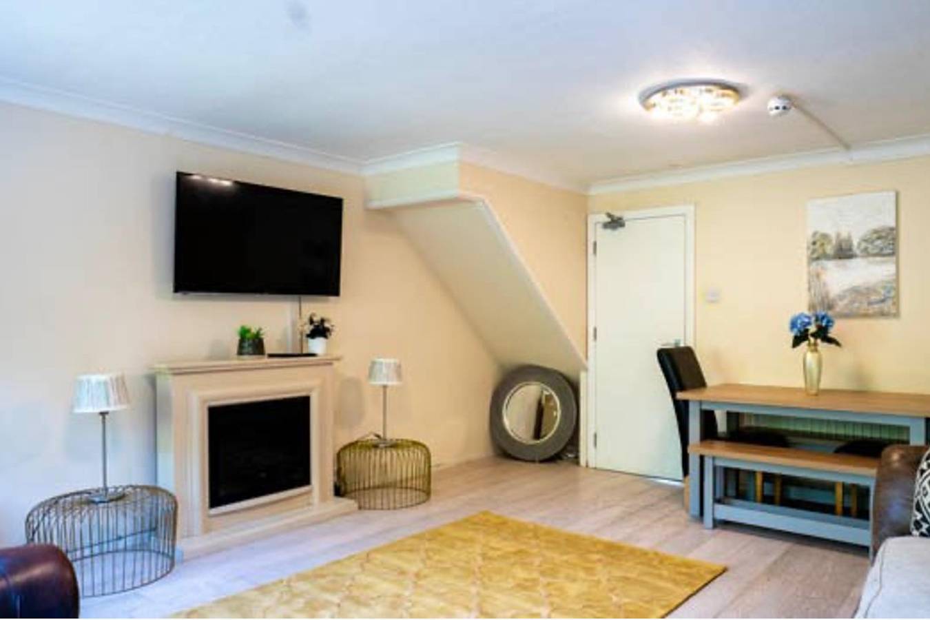 House Sleeps 5 - Wifi & Tv in Luton, Chiltern Hills