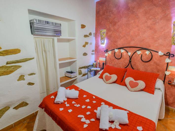 Casa rural para 2 personas en Laroya - 2