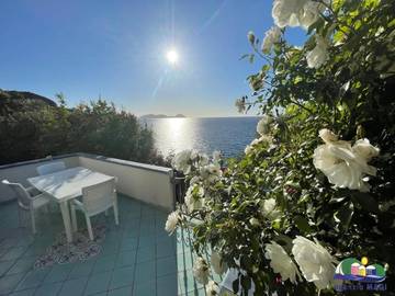 Gîte pour 3 personnes, avec terrasse et vue, animaux acceptés à Ponza