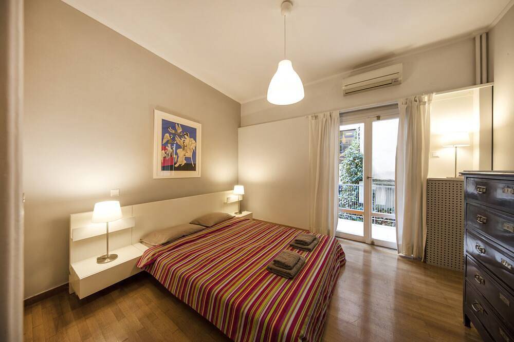 Cały apartament, Mavromataion 35 · Artistic apartment in the middle in Centralna część Aten, Ateny
