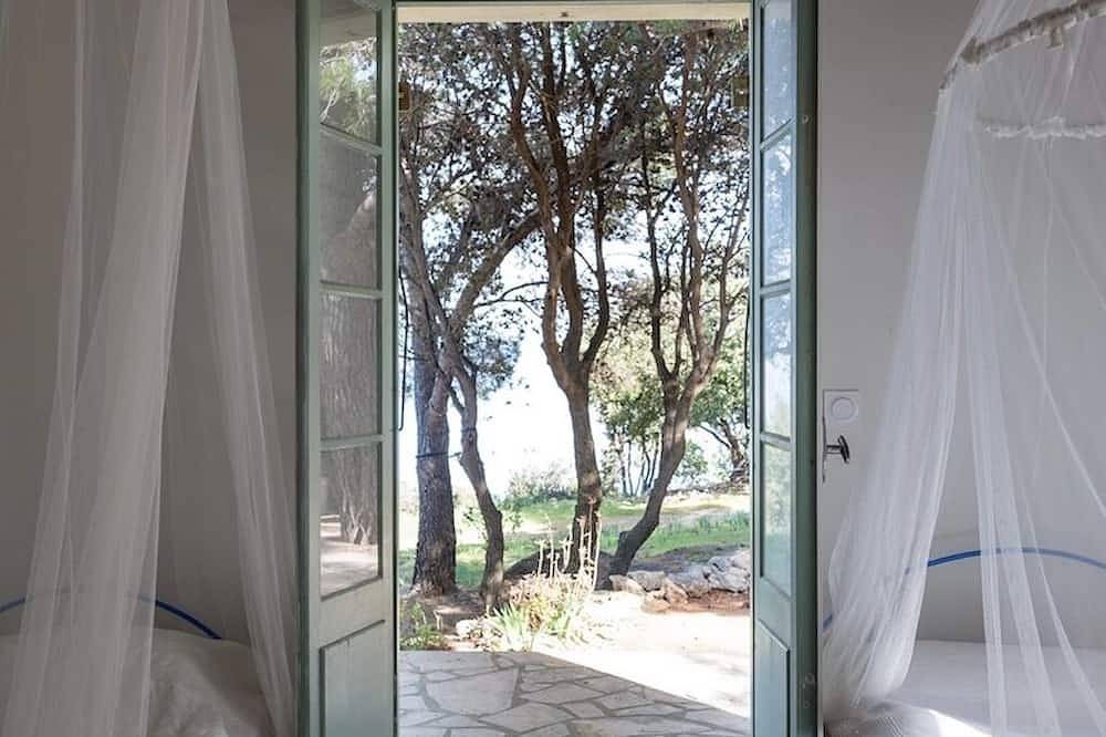 Magnificent sea view St.Florent 2 individual houses with many terraces and pool in Patrimonio (Córcega), Region de Calvi