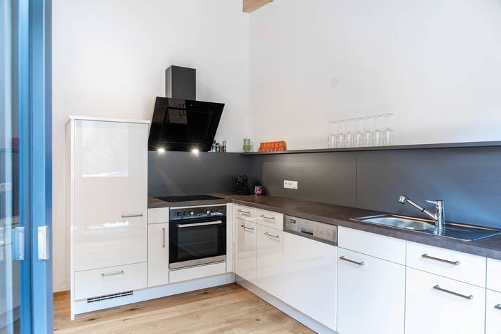 Hel lejlighed, Apartment 'Lorenz' with Mountain View, Balcony and Wi-Fi in Scharnitz, Arnspitzgruppe