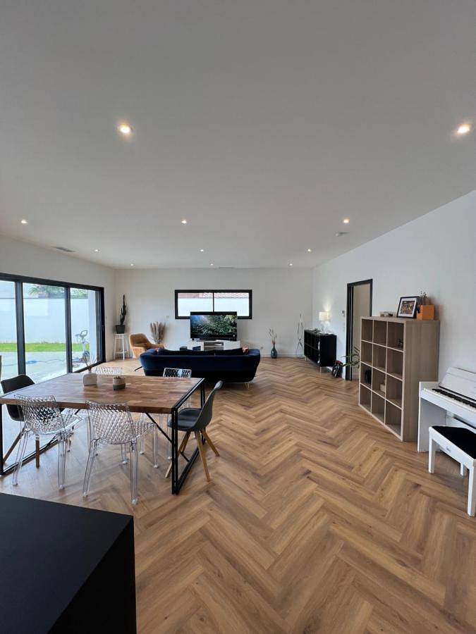 Location de vacances pour 6 personnes, avec piscine et terrasse à Tresses - 4