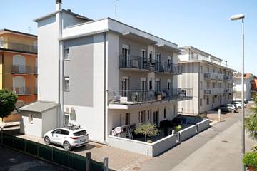 Holiday Apartment for 4 People in Ca' Martin, Jesolo-City, Photo 1
