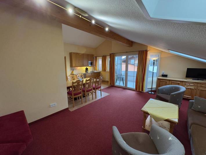 Ferienwohnung für 3 Personen, mit Balkon und Terrasse sowie Garten und Pool in Roßhaupten - 2