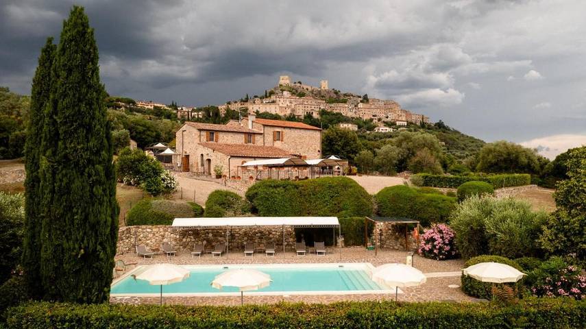 Gîte pour 3 personnes, avec vue ainsi que jardin et piscine, animaux acceptés dans Montemassi