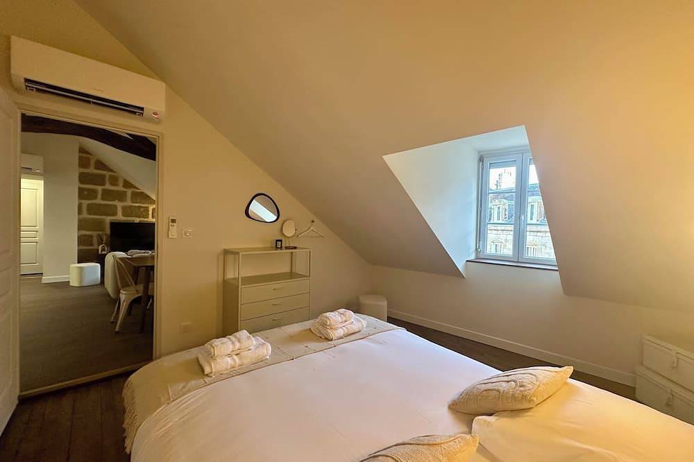 Entire apartment, Casa Firmin  - Joli cocon design à 3' de la gare & 5' du coeur de ville in Brive-la-Gaillarde, Brive-la-Gaillarde region