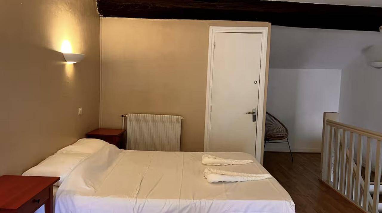 Appartement entier, One-Bedroom Apartment in Solutré-Pouilly, Région de Mâcon