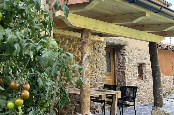 Gîte pour 4 personnes, avec Jacuzzi ainsi que Terrasse et Jardin
