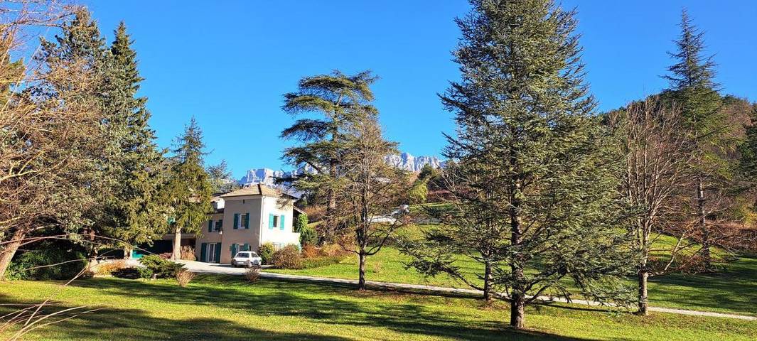 Appartement de vacances pour 2 personnes, avec piscine ainsi que jardin et vue