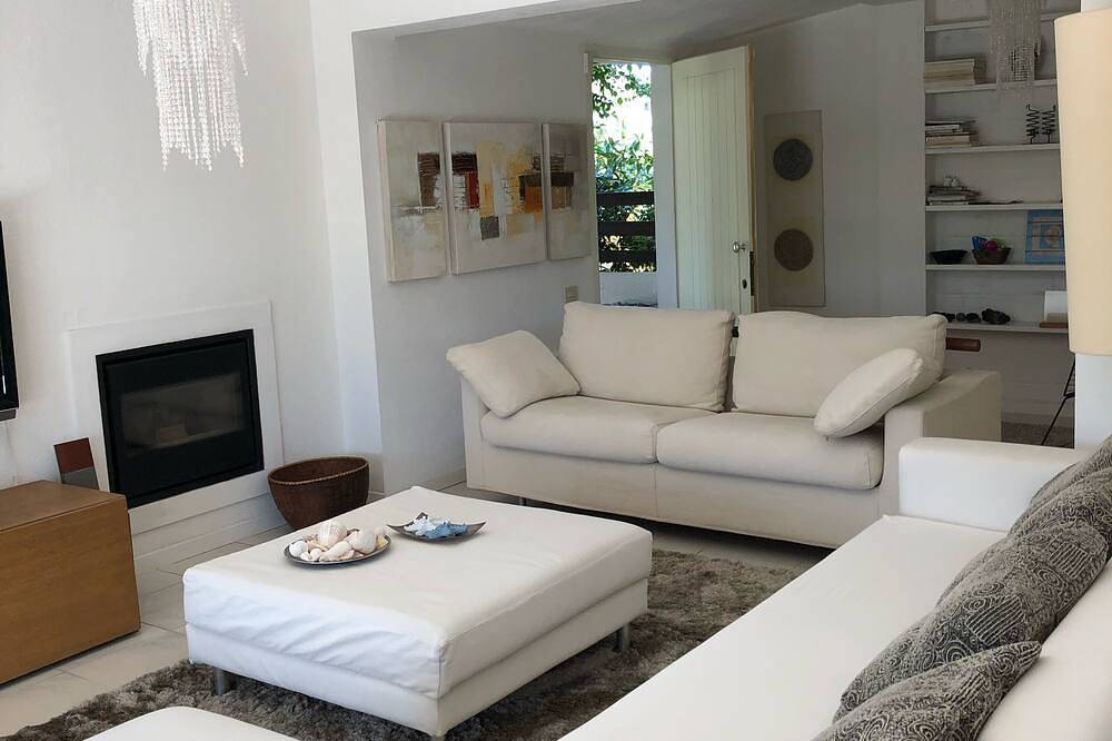 Villa Ines, in der Stute mit Fisch in Capoterra, Cagliari Provinz