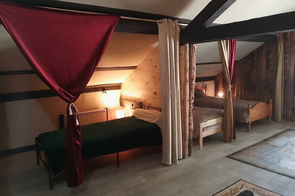 Gite De Groupes 210m2, sleeps 15, pets welcome! in Cransac, Aveyron