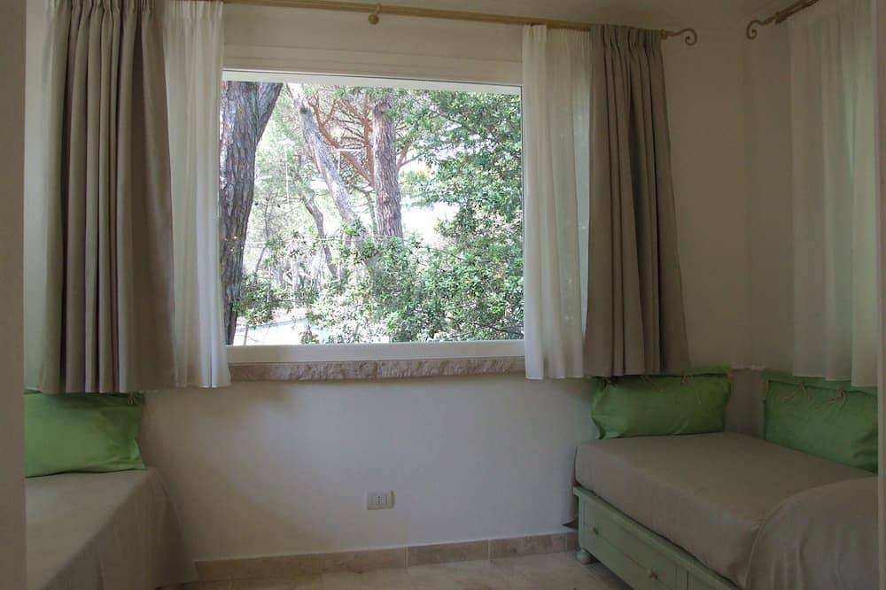 Entire apartment, Beautiful apartment for 4 guests with Wifi, A/C, Tv, patio and panoramic view in Cavallino Matto, Marina di Castagneto Carducci