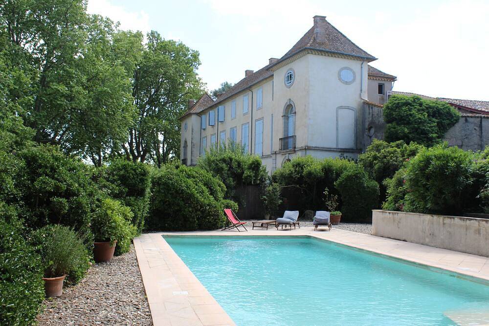 Château de Rouvignac ist ein wunderbares Haus in der Languedoc in Cazouls-lès-Béziers, Mittelmeerküste (Frankreich)